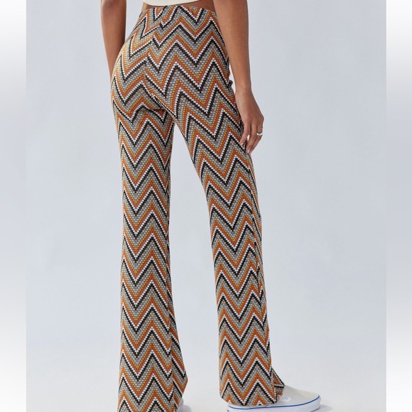 Urban Outfitters Chevron Patterned Pants - Picture 6 of 6